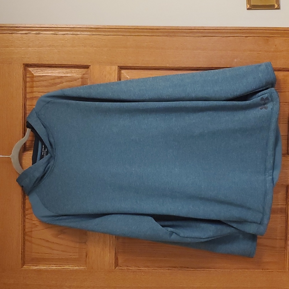 Men's size XXL Coldgear Under Armour sweatshirt.